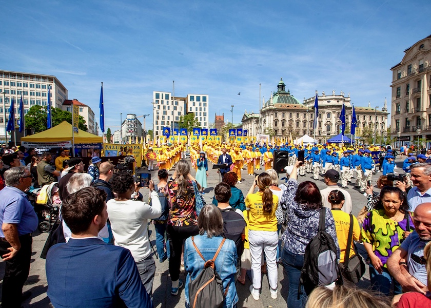 Image for article Munich, Germany: Celebrating World Falun Dafa Day with Large-Scale Rally and March