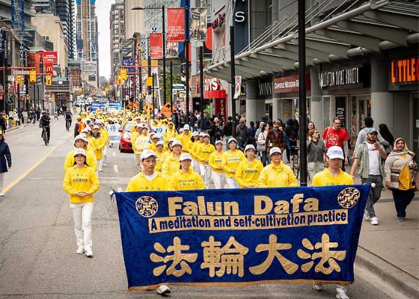 Image for article Toronto, Canada: People Praise Falun Dafa During Grand Parade to Celebrate World Falun Dafa Day