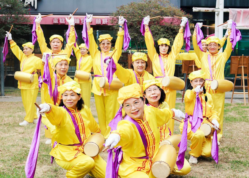 Image for article Taiwan: Practitioners in Yunlin and Chiayi Counties Send Greetings to Master Li and Celebrate World Falun Dafa Day